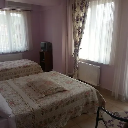 Marina Motel 2*